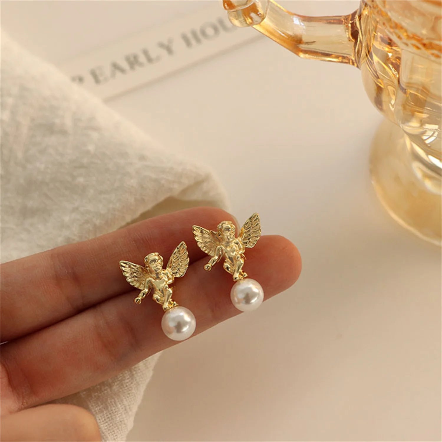 Boucles d'oreilles à tige en forme d'ange Cupidon mignon et tendance