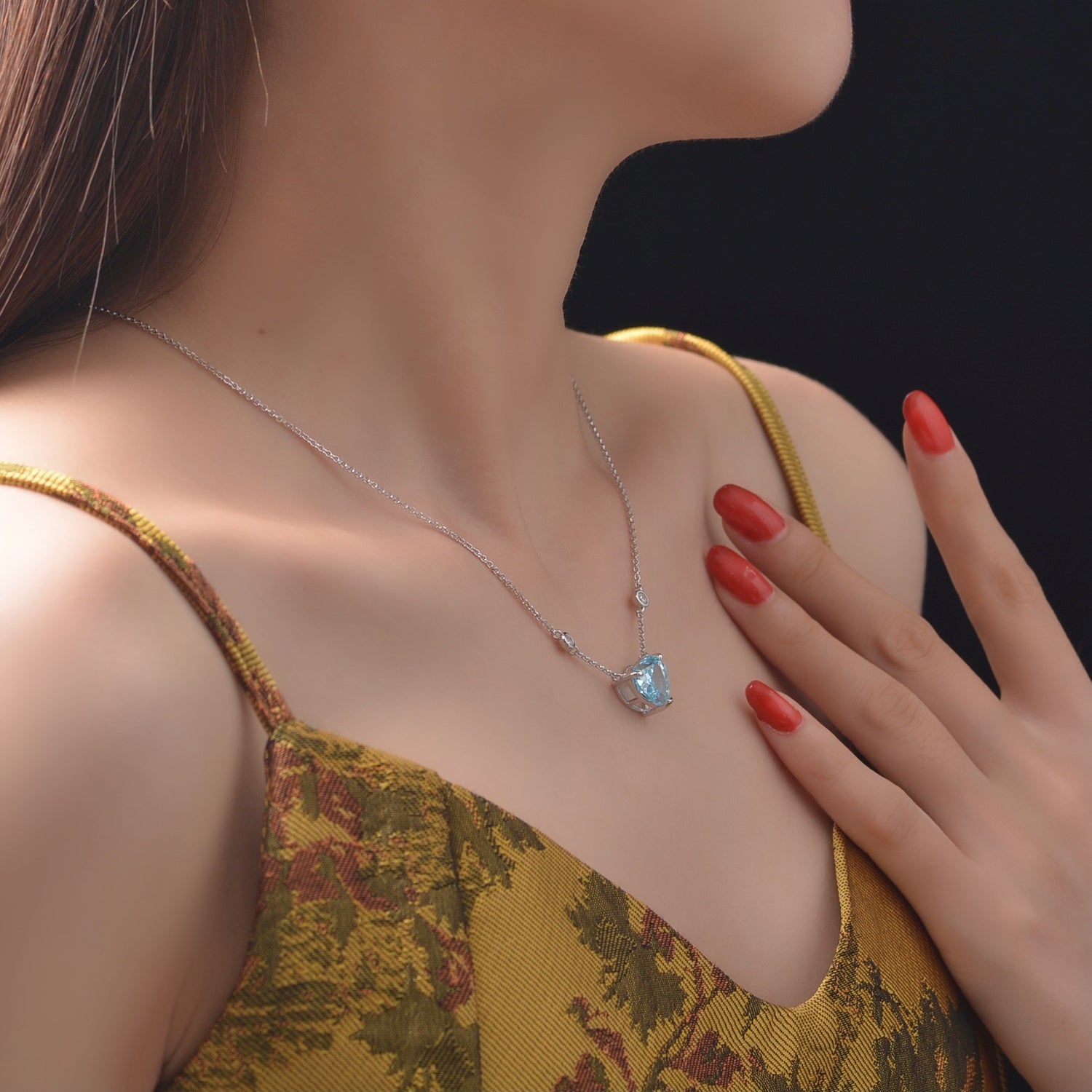 Ocean Blue Heart-shaped Necklace